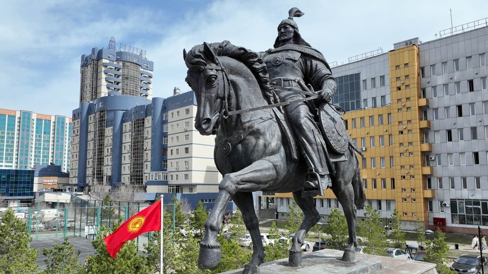 Манастын Астанадагы айкели