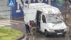 Горожанина оштрафовали на 11 000 сомов за слив нечистот в люк, - мэрия