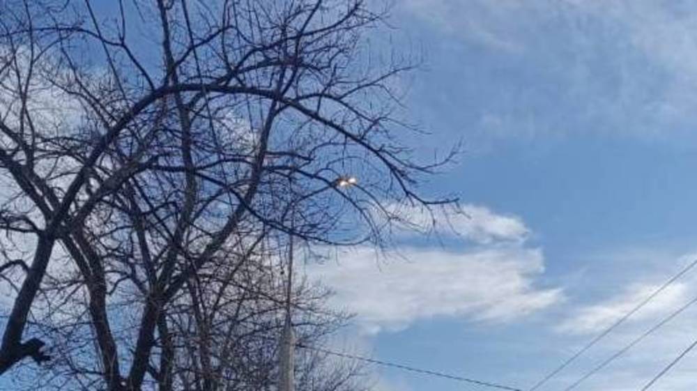 «Бишкексвет» рассказал, почему в Востоке-5 днем горели фонари