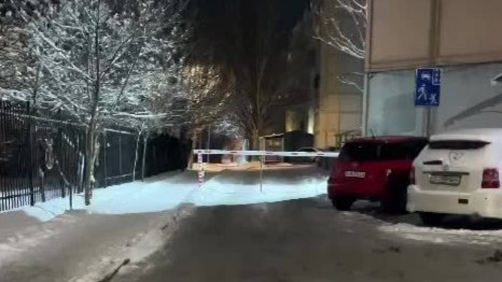 Законно ли установили шлагбаум в Востоке-5? Видео горожанки