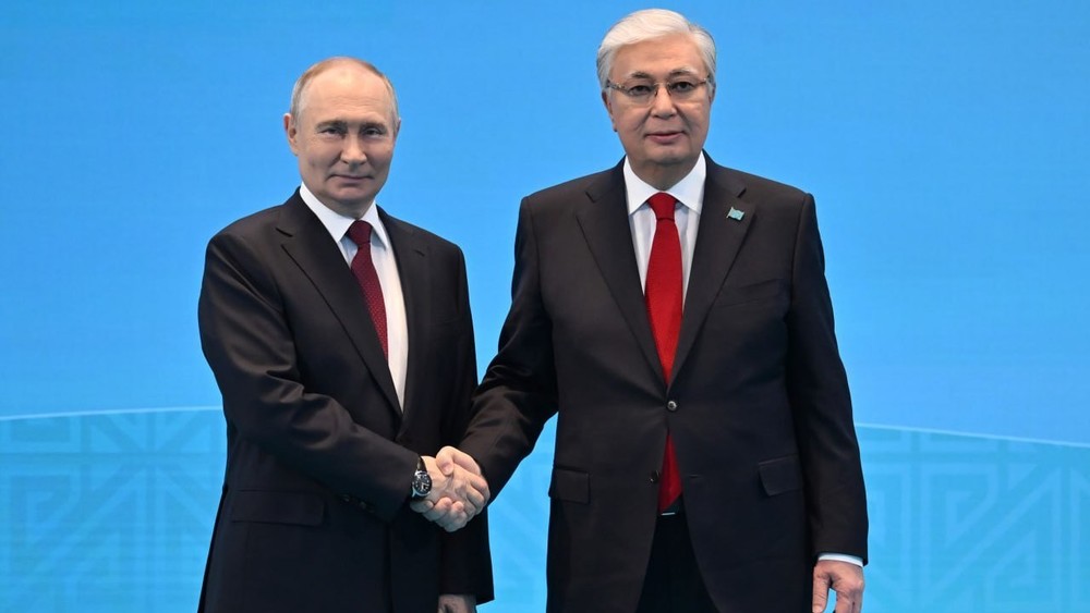 Президент России Владимир Путин и президент Казахстана Касым-Жомарт Токаев