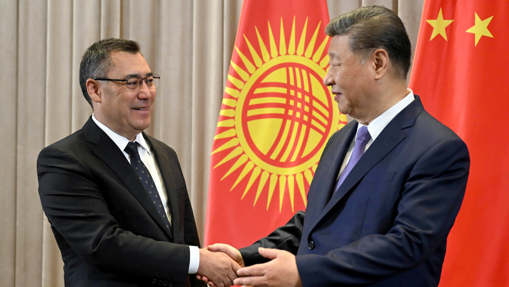 Садыр Жапаровс и Си Цзиньпин - фото из архива