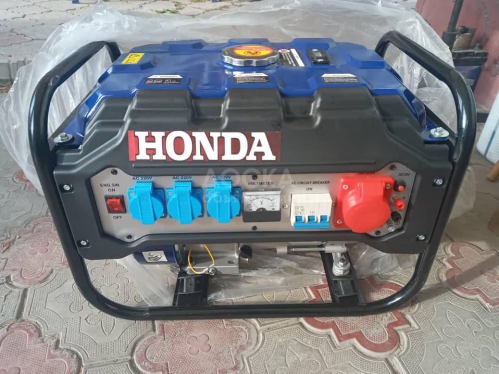 ПРОДАМ   ЗА  70000сом:   
         1. Бензиновый электрогенератор HONDA EG 6.500CXS (новый)
         2.Набор аккумуляторных инструментов в прекрасном состоянии, б/у
         3. Комплект постельных принадлежностей.(новый)