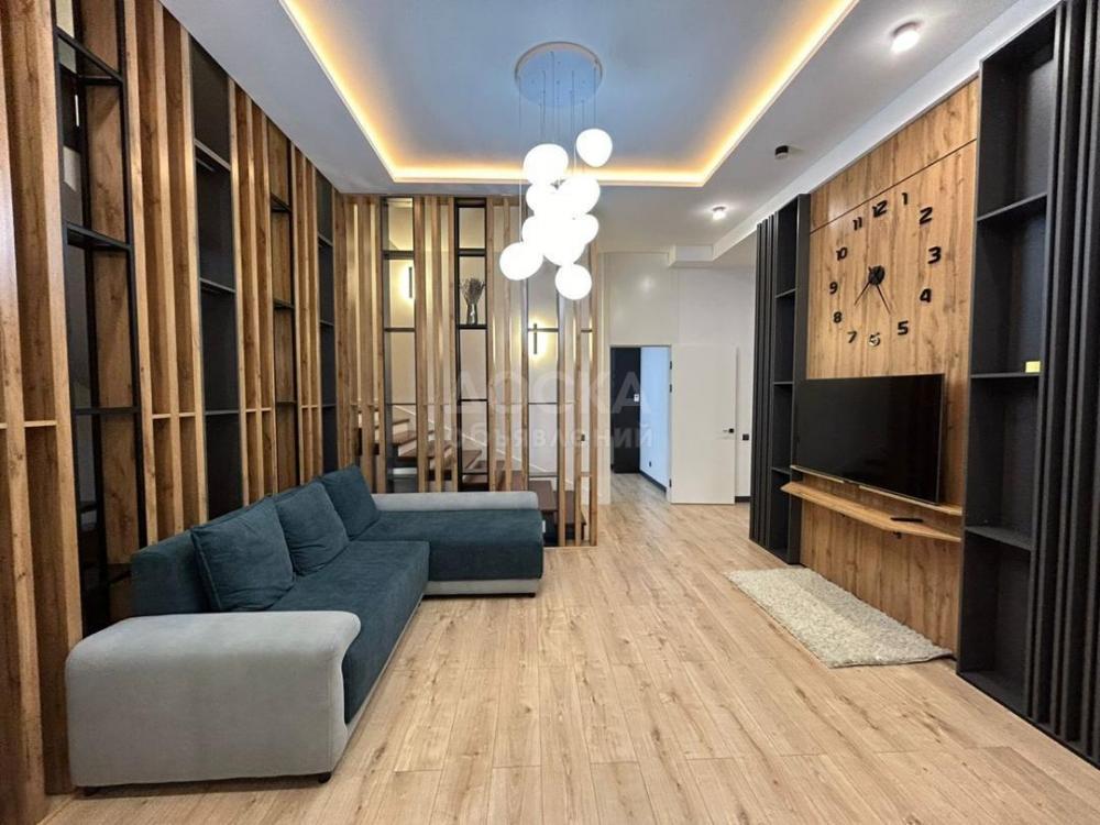 Сдаю дом 9-ком. 550кв. м., этаж-3, 6-сот., стена кирпич, киргизия.