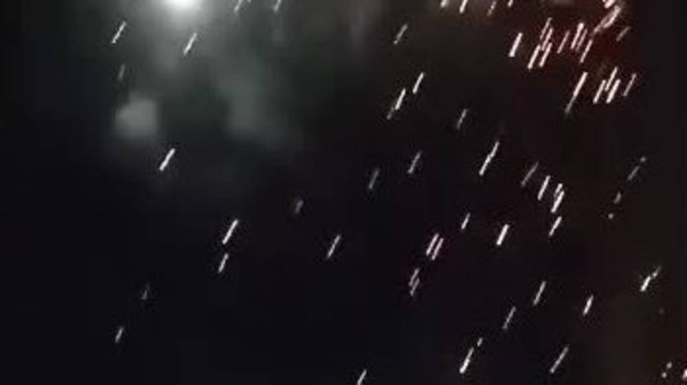 Житель 4 мкр жалуется на посетителей кафе, которые не дают спать. Видео