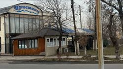 Владельцы кафе на Матыева обязались привести заведение в соответствие с целевым назначением, - мэрия