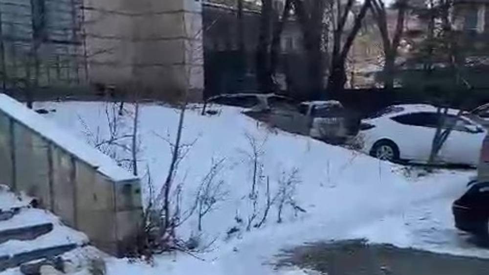 Законно ли на Абдрахманова поставили вагончик фаст-фуда? - горожанин