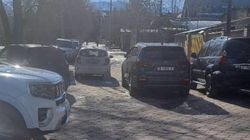 Бетонные блоки в Предгорном переулке включены в план демонтажа, - мэрия