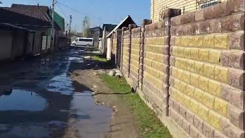 Состояние дорог в новостройке Энесай. Видео жителя