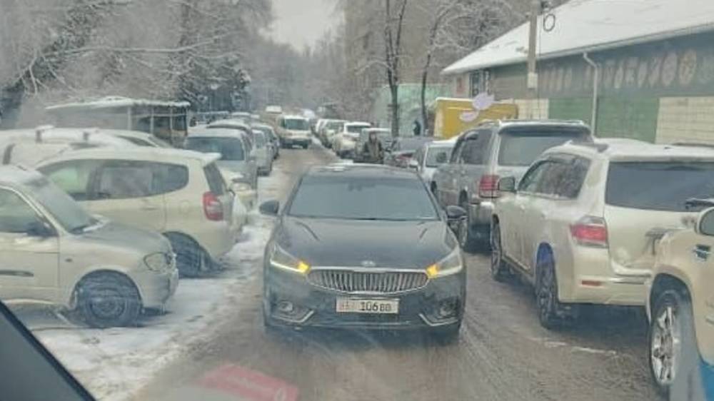 «Дорога в один конец» в Геологическом переулке. Фото горожанина