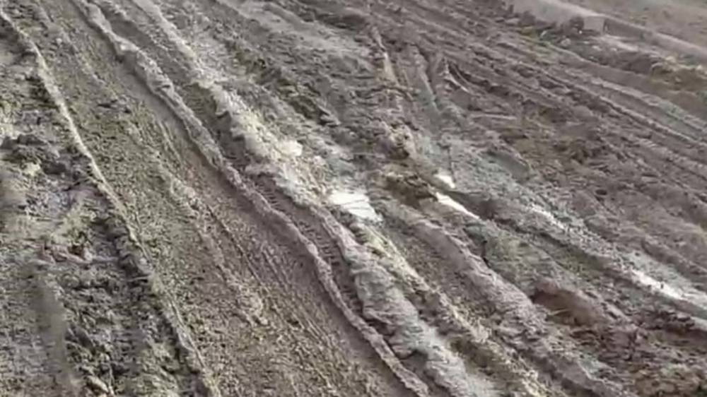 Дорога в Кок-Жаре вся в грязи. Видео