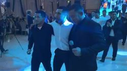 Жоламан Шаршенбеков и Канат Бегалиев спели на свадьбе Лазат Нуркожоевой и Амантура Исмаилова. Видео