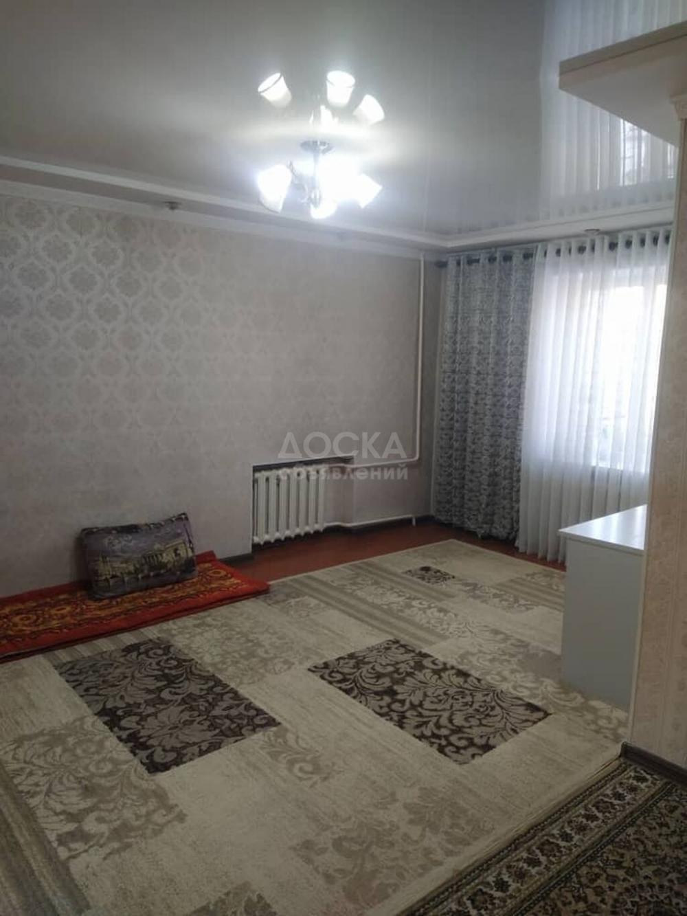 Продаю 2-комнатную квартиру, 47кв. м., этаж - 2/4, Ахунбаева\Ш.Руставели.