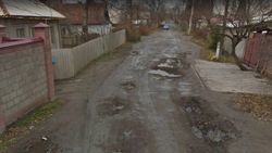 Житель Кара-Балты просит выровнять дорогу. Фото
