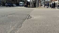 На Жибек Жолу—Усенбаева просел старый асфальт, а не новый. Фото мэрии