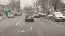 Асфальт на Суюмбаева провалился. Видео