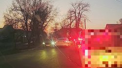 «Хендай» объезжает пробку по встречке. Видео