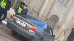 Водитель «Камри» объезжал пробку на Матыева по встречке, но его остановили патрульные. Видео горожанина