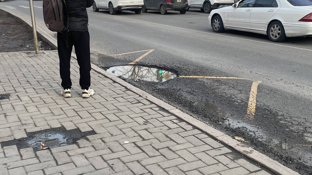 На улице Московская образовалась яма, - горожанин