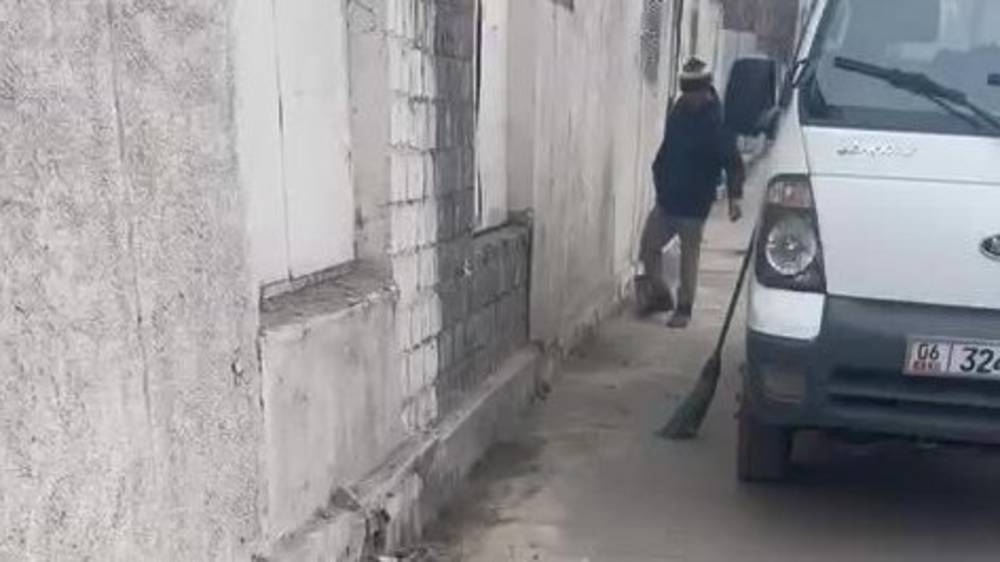 На Фучика при сносе здания оставили стену. Ответ мэрии