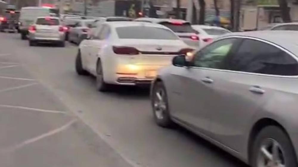 Пробка на встречке по Московской. Видео