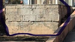 Горожанин жалуется на состояние клумб на Южных воротах. Фото