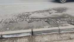 Подрядчик обязался восстановить асфальт на Ауэзова за свой счет, - мэрия