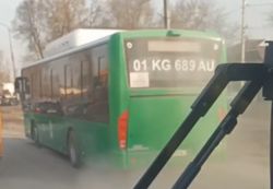 Читатель жалуется, что водители автобусов халатно относятся к общественному транспорту