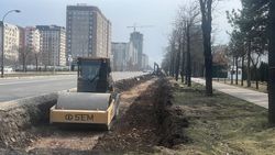 Фото, видео — На зеленой зоне по Айтматова ведутся работы