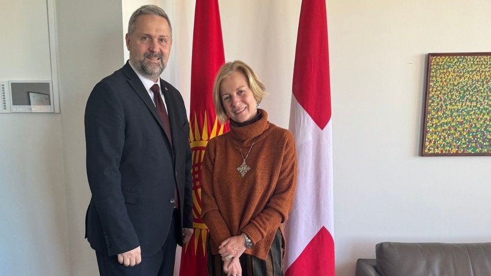 Посол Швейцарии в КР Оливье Бангертер (слева) и Мюриель Пеневайр