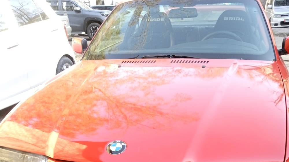Законно ли водитель BMW 325 установил спортивную систему выхлопа? - горожанин