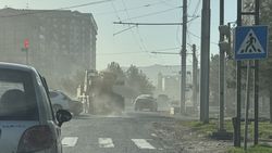 Горожанин жалуется на пыль и грязь в Бишкеке. Фото