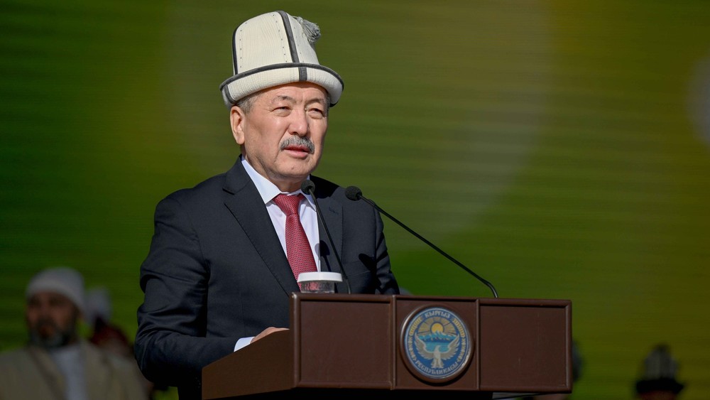 председатель кабмина Адылбек Касымалиев