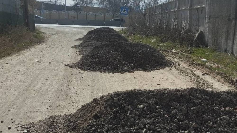 Грузовые авто уничтожают дорогу в Сокулукском районе. Видео жителя