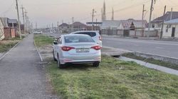 «Соната» стоит в зеленой зоне не Шералиева. Фото