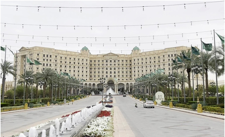 Отель The Ritz-Carlton, в котором проходят переговоры делегаций России и США