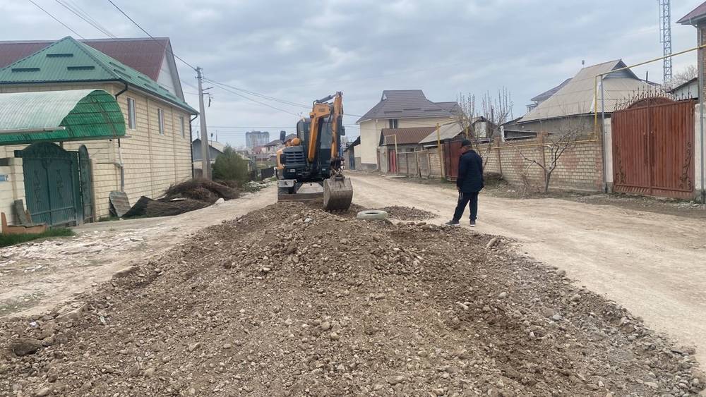 Дорогу в Арча-Бешике начали посыпать щебнем. Фото мэрии