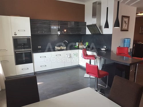 Продаю 4-комнатную квартиру, 221кв. м., этаж - 9/10, Советская\Медерова.