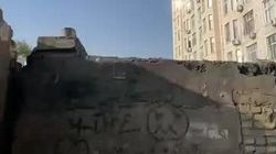 Законно ли в 10 мкр началась стройка? Видео горожанки