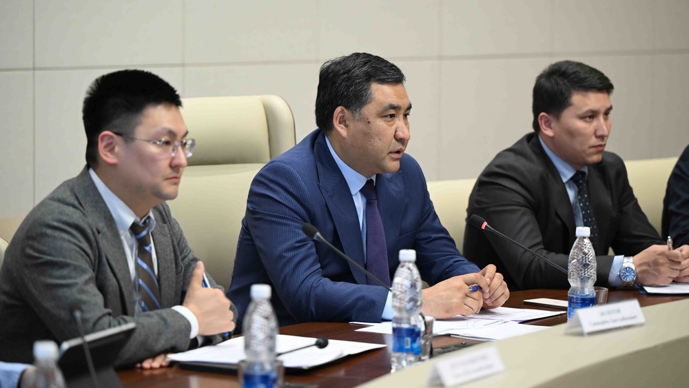 Санжарбек Болотов и Данияр Амангельдиев