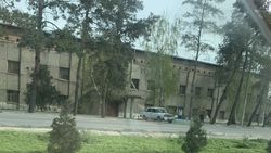 Профсоюзная снова заставлена стихийными продавцами ГСМ. Фото