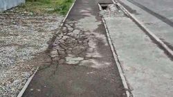 Стройка в Арча-Бешике уничтожила тротуар. Видео