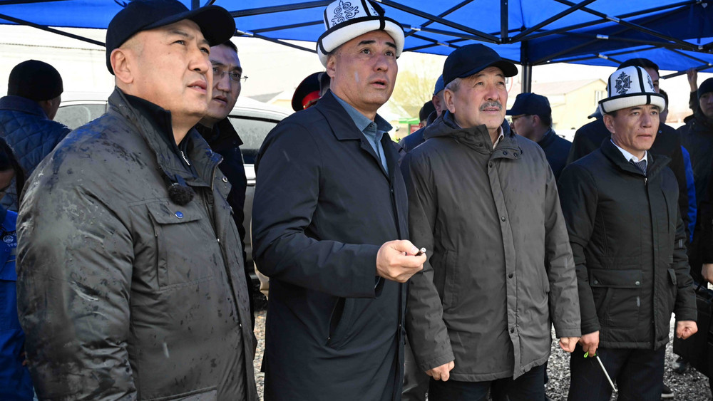 (слева-направо) Алтынбек Эргешов, Абсаттар Сыргабаев, Адылбек Касымалиев