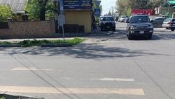 «Бишкекасфальтсервис» обновил разметку «зебры» на Куренкеева после жалобы горожанина. Фото