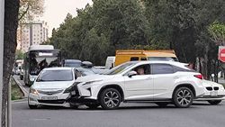 На Жибек Жолу—Панфилова столкнулись «Хендай» и «Лексус»