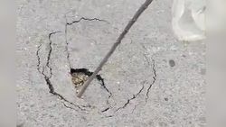 На двух мостах в село Кен-Булун разрушается асфальт, - горожанин