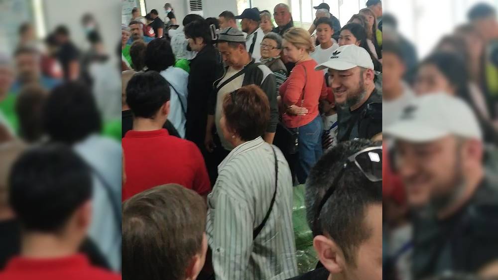На казахской стороне КПП «Кордай» вновь очереди, - горожанка