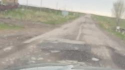 Состояние дороги в Ысык-Атинском районе. Видео жителя