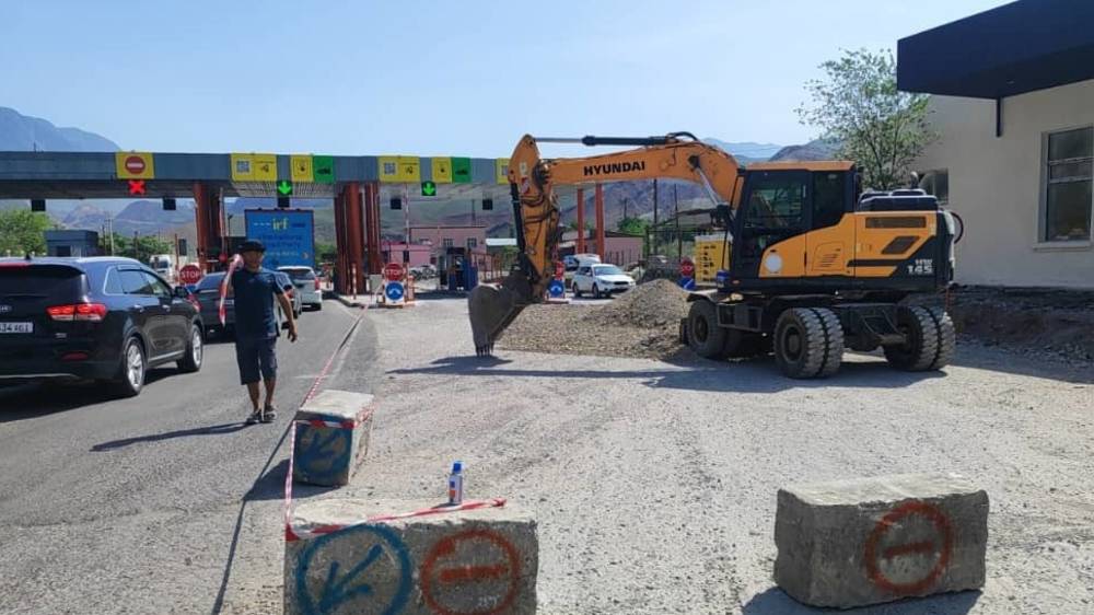 В Минтрансе рассказали о причинах пробки на посту «Кара-Куль». Видео