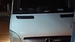 «Спринтер» припарковали у ворот автобазы, заблокировав выезд автобусов. Видео